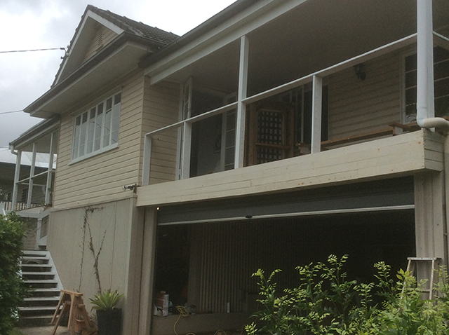 Carina Before - sagging beams - unsafe balustrading - no privacy - dated appearance